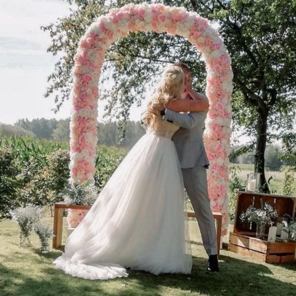 Bloemenboog roze wedding